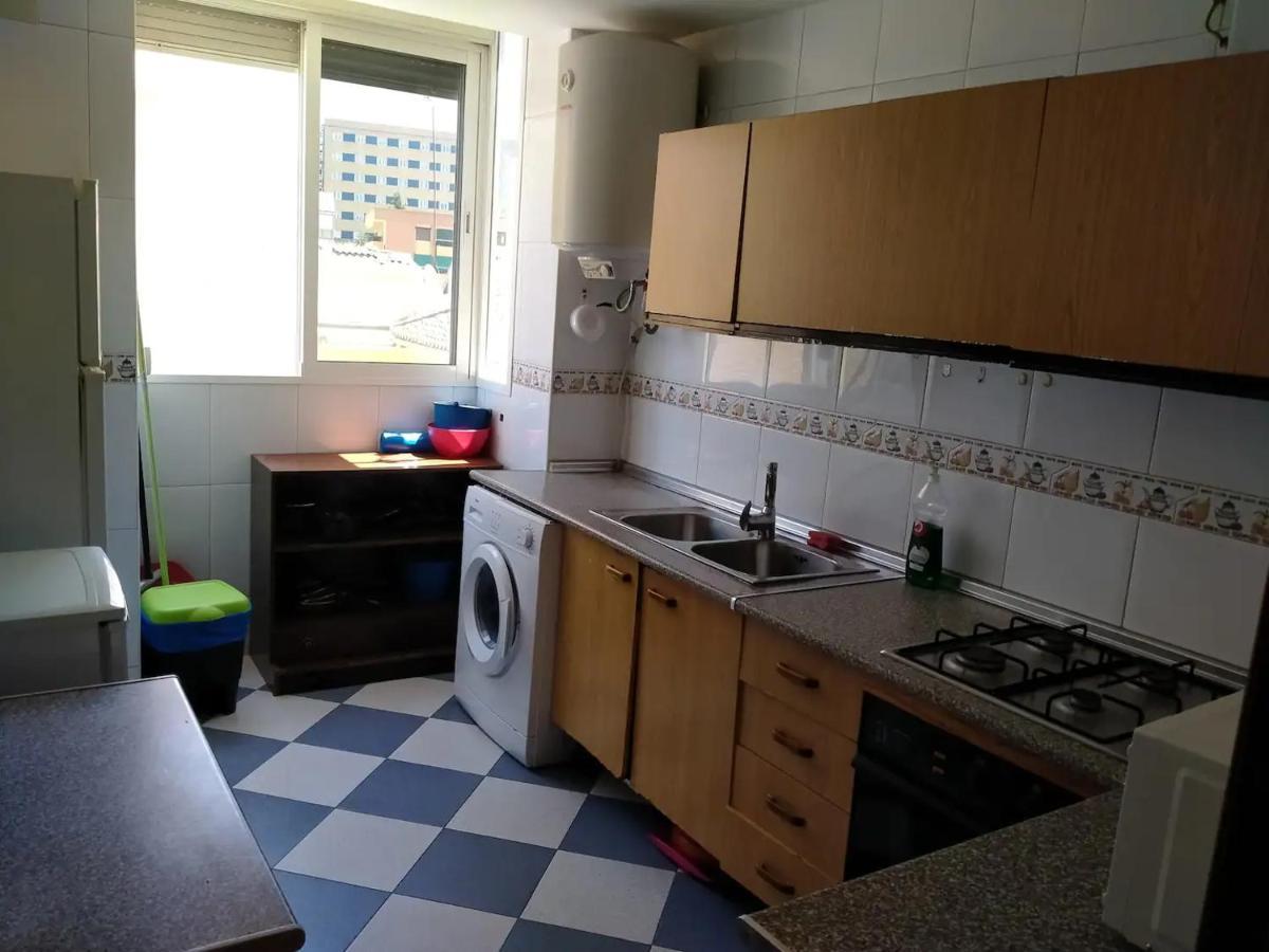 Apartamento 3 Dormitorios Frente A Hospital De Traumatologia Granada Eksteriør bilde