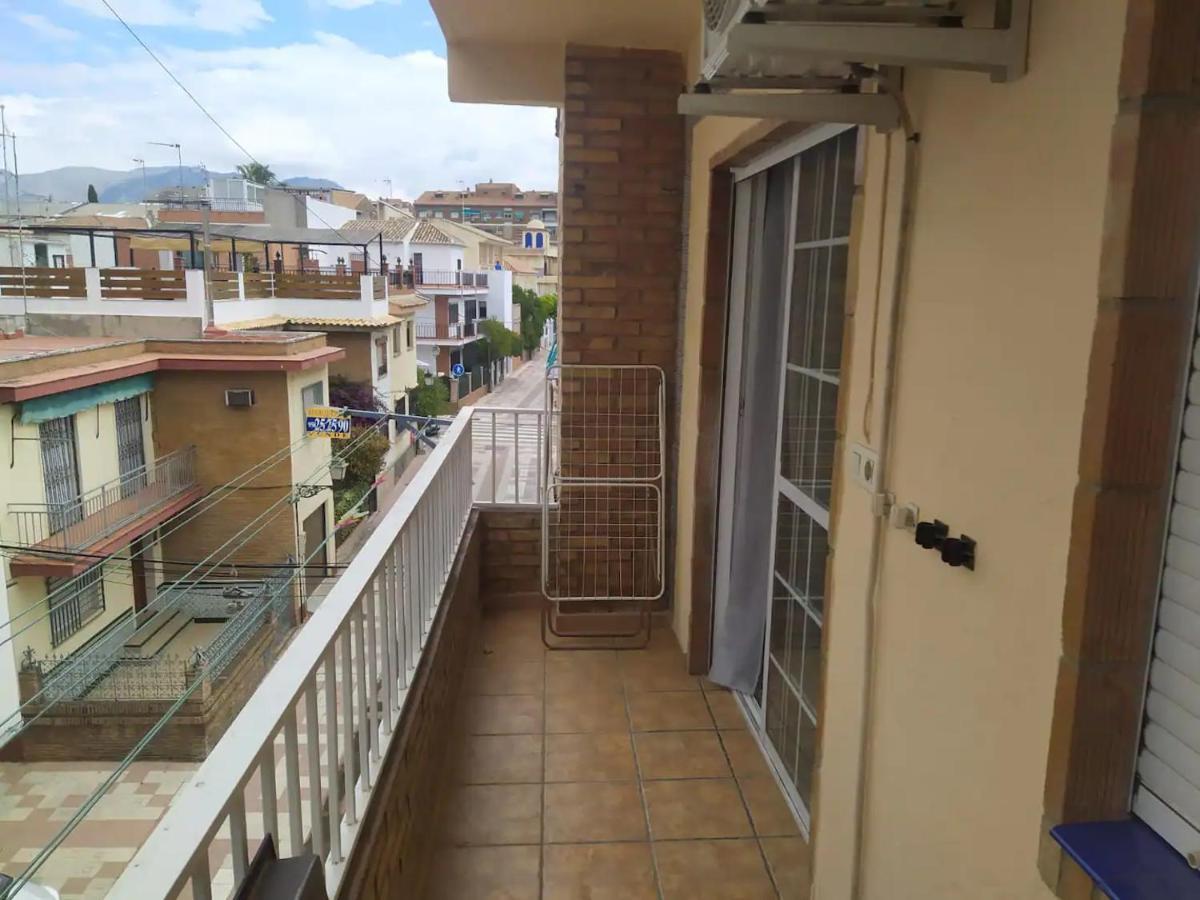 Apartamento 3 Dormitorios Frente A Hospital De Traumatologia Granada Eksteriør bilde