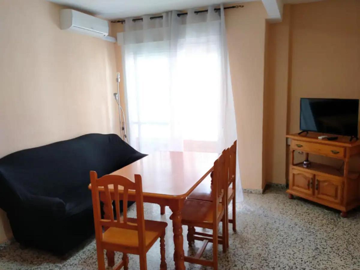 Apartamento 3 Dormitorios Frente A Hospital De Traumatologia Granada Eksteriør bilde